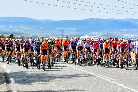 Frauen-Tour: Kopecky gewinnt erste Etappe - Lippert Elfte