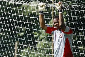 Ex-Nationaltorwart bricht live im TV zusammen