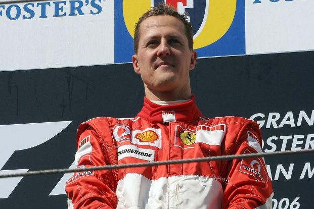 Diese F1-Rekorde von Michael Schumacher wackeln 2023 - Es gab Zeiten, da hielt Rekord-Weltmeister Michael Schumacher fast alle Rekorde in der Formel 1. Doch nach dem Ende seiner aktiven Laufbahn wurden bereits zahlreiche Bestmarken überboten. Diese zehn Rekorde könnten folgen oder sind bereits gebrochen worden: