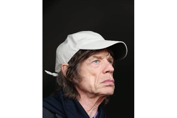 Neben der Musik hat Mick Jagger noch viele andere Talente — so spielte er in einer ganzen Reihe von Filmen mit. Als Kultregisseur Stanley Kubrick ihm allerdings den Part von Alex in 'Uhrwerk Orange' a ...
