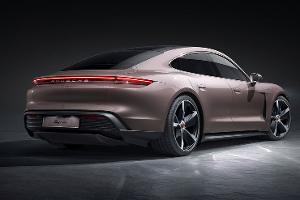 Porsche Taycan Software Update MJ2023