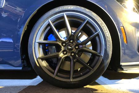 Ford Mustang Dark Horse