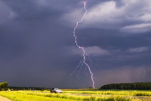 Blitz und Gewitter: Diese Fehler sollten sich Autofahrer jetzt verkneifen