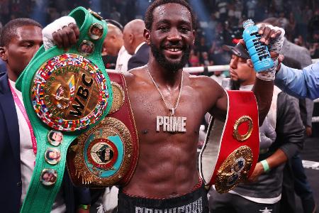 Boxen: Crawford schlägt Spence und hält alle vier Gürtel
