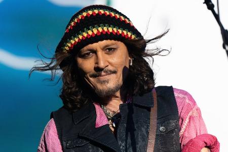 Nach mehreren Konzertabsagen: Johnny Depp wieder auf der Bühne