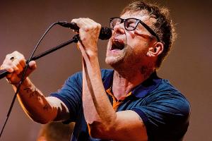 Trennung nach 25 Jahren: Blur-Sänger Damon Albarn ist wieder Single