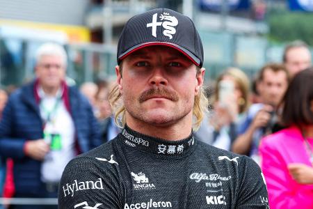 Valtteri Bottas (Alfa Romeo/5 Punkte) - Note 4,5 - Der Routinier leidet wie der junge Zhou an den Schwächen des Alfa Romeos. Wirkte oftmals ohne Biss und Kampfeswillen im Rad-an-Rad-Duell, Kontrahenten ließen ihn scheinbar mühelos stehen. Seine Erfahrung macht ihn für Sauber dennoch wertvoll.