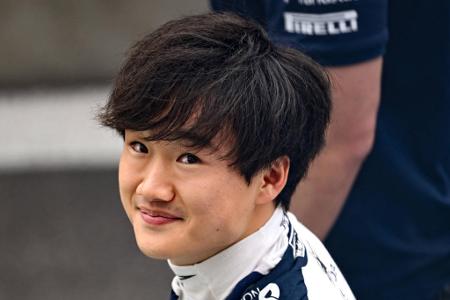 Yuki Tsunoda (AlphaTauri/2 Punkte) - Note 2,5 - Wesentlich stabiler und ruhiger als in seiner fuchsteufelswilden Debüt-Saison. Legte im Gurkenauto AlphaTauri immer mal wieder starke Runden hin, bügelte den hochgehandelten de Vries böse ab. Der Japaner muss sich nun in der zweiten Saisonhälfte gegen Routinier Ricciardo beweisen, um bei Red Bull im Gespräch zu bleiben.