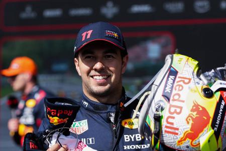 Sergio Perez (Red Bull/189 Punkte) - Note 4,5 - Der Mexikaner startete stark, träumte nach frühen Siegen in Saudi-Arabien und Aserbaidschan schon vom WM-Titel. Stürzte dann aber brutal ab, hat gegen Max Verstappen bei Red Bull nullkommanull zu melden. Zwischendurch schaffte es 'Checo' im überlegenen RB19 fünfmal in Serie nicht in Q3. Fing sich zuletzt wieder, viele Beobachter spekulieren trotzdem, dass Perez' Platz wackelt.