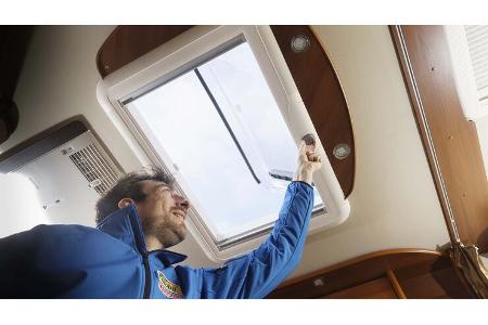 Dachfenster mit Elektroantrieb