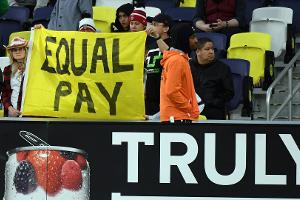 Umfrage FH Dortmund: Minderheit der Männer für Equal Pay