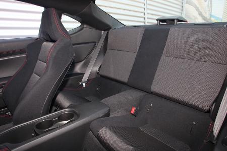 Subaru BRZ, Rücksitz