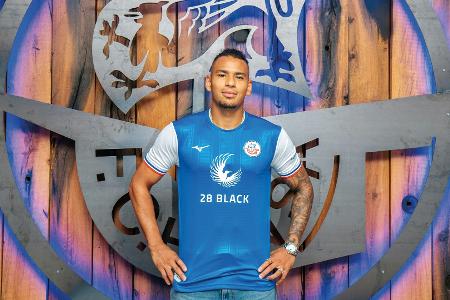 Rostock leiht Stürmer Perea vom VfB aus