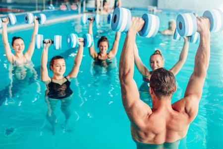 Aquafitness: Warum das Training im Wasser so viele Vorteile hat