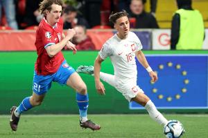 Hertha BSC verpflichtet Karbownik aus Brighton