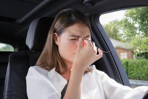 Was bringt ein regelmäßiger Sehtest für Autofahrer?