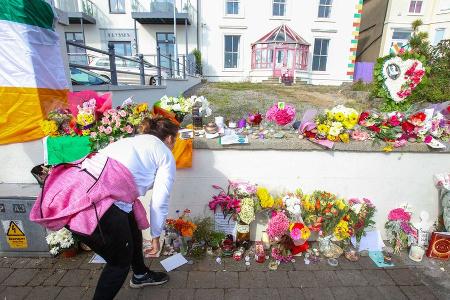 Abschied von Sinéad O'Connor: Emotionale Trauerfeier in Irland