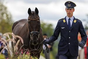 Vielseitigkeit: Jung dominiert die Dressur