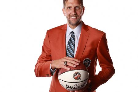 Nowitzki schlüpft ins Jackett: 