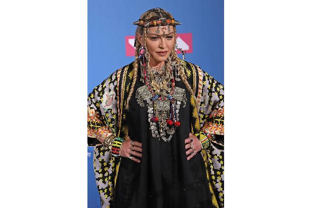 Im Juni bangte die Welt noch um Madonna. Eine bakterielle Infektion hatte sie fast das Leben gekostet. Sie habe Glück, dass sie noch am Leben sei und dankte ihrer Familie für ihre aufopfernde Pflege. ...