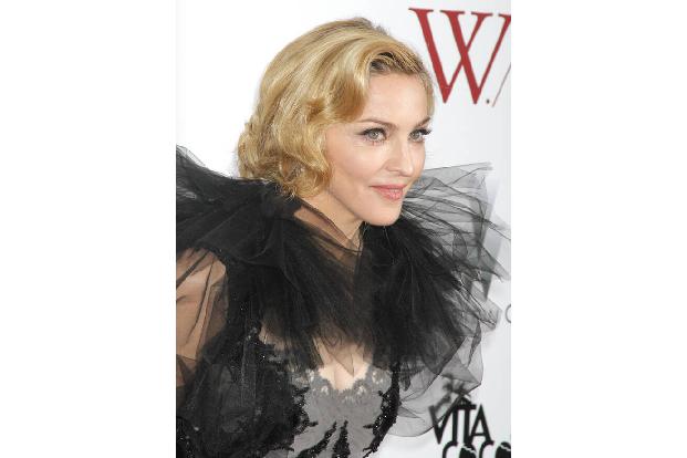Nach der Grammy-Verleihung in diesem Jahr zerriss sich Social Media über ihr Aussehen den virtuellen Mund. Madonna nutzte die Gelegenheit, gegen Altersdiskrimierung bei Frauen zu schimpfen: 