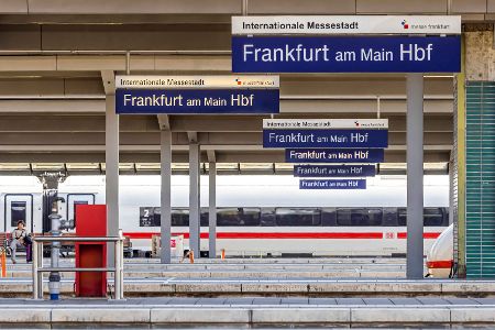 Bahnhofsschilder Frankfurt am Main