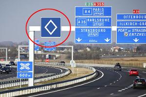 Verkehrsschild Frankreich Blau mit weißer Raute