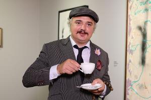 Pete Doherty: Skandalrocker zeigt sich in feinstem Zwirn in Düsseldorf