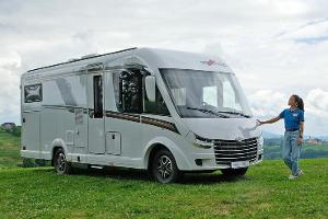 Außenansicht, Wiese, Frau