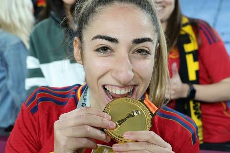 Spaniens Fußball-Star Olga Carmona trauert nach Sieg um ihren Vater