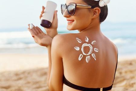 Pflege und Feuchtigkeit: Die besten Tipps für eine lange Sommerbräune