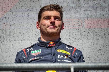 Meiste Podiumsplätze in einer Saison (Fahrer) - In allen zehn Rennen stand Verstappen in 2023 auf dem Podium. Bleibt er die ganze Saison über dort, stellt er den Schumi-Rekord von 2022 im Ferrari ein. Steht er mehr als 18 Mal auf dem Podest, übertrumpft Verstappen immerhin noch seinen eigenen Bestwert von 2021.
