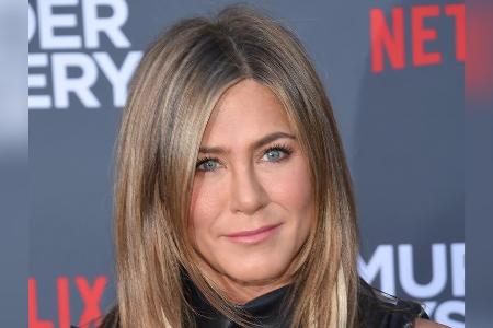 Jennifer Aniston: Warum Adam Sandler ihr Blumen zum Muttertag schickt