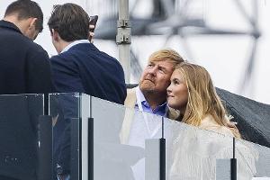 Willem-Alexander bei der Formel 1: Selfie-Time mit Tochter Amalia