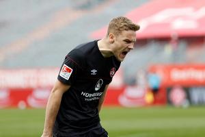 Drei Platzverweise: Club gewinnt gegen Wiesbaden