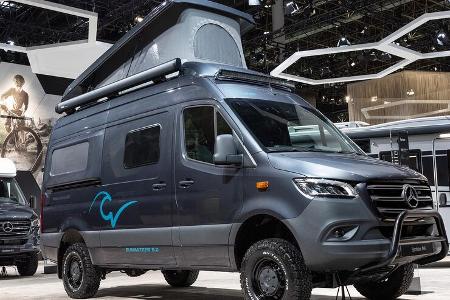 Caravan Salon 2023, Außenfoto, Campingbus