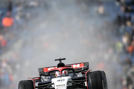 Platz 13: Liam Lawson (AlphaTauri) - Note: 3,0 - Ersetzte den verletzten Daniel Ricciardo und gab sein Debüt in der Formel 1. Machte in einem schwierigen Rennen keinerlei Fehler. Brauchte zwar etwas Zeit, um sich zurechtzufinden. Gegen Ende aber voll drin im Fight um das hintere Mittelfeld.