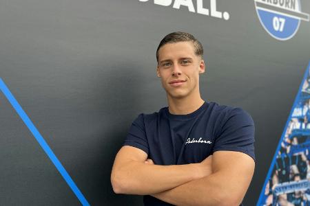 Paderborn holt Martin aus Ried