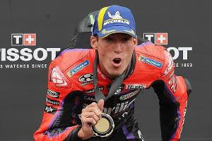 Espargaro visiert Doppelschlag im Wohnzimmer an