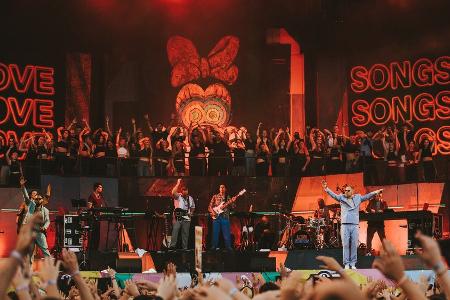 Superbloom Festival 2023: Lila Wolken und pinke Zukunft