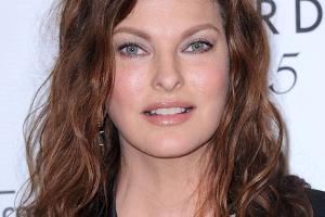 "Ich sterbe nicht daran": Linda Evangelista enthüllt Krebsdiagnosen