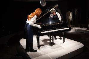 Freddie Mercury: Klavier bringt bei Auktion über 2 Millionen Euro ein