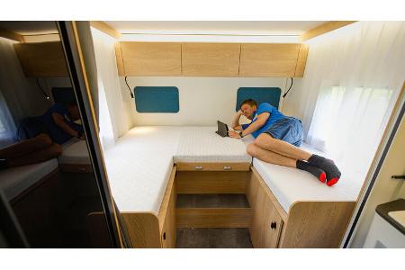 Sunlight T 680 AE vs. Joa Camp 75 T f