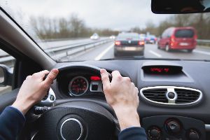 Diesen Sicherheitsabstand brauchen Sie unbedingt auf der Autobahn