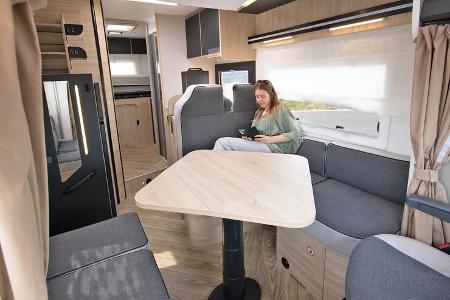 Sitzgruppe, Wohnbereich, L-Sitzbank