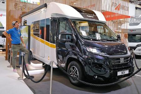 Teilintegrierter, Wohnmobil, Fiat Ducato, Mann, Messe