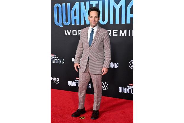 Paul Rudd bekam diese Ehrung 2021, und von Ehefrau Julia eine kalte Dusche. Denn auf die Frage, wen sie gewählt hätte, lautete ihre Antwort: Keanu Reeves. Sie sei total baff gewesen, als es ihren Mann ...