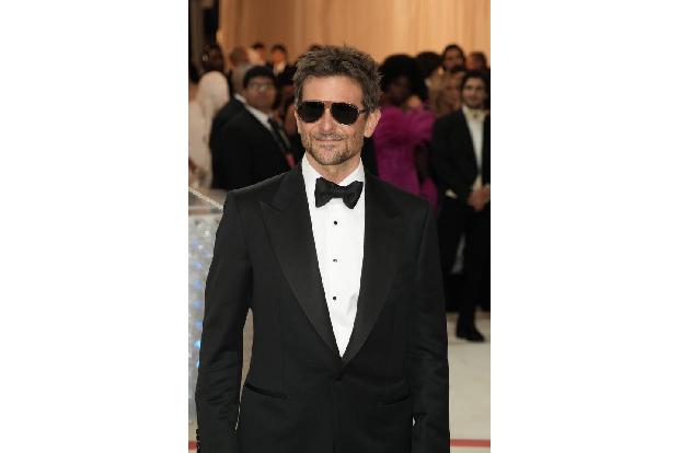 Und Bradley Cooper hielt es zunächst für einen Scherz, aber als er 2011 ausgezeichnet wurde, wusste aber auch gleich: 