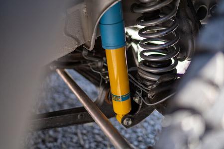 Gelbe Bilstein Stoßdämpfer des Twisted Suzuki Jimny.
