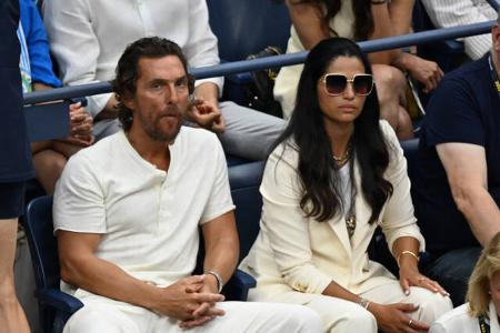 ...darunter Schauspieler Matthew McConaughey und seine Frau Camila Alves.